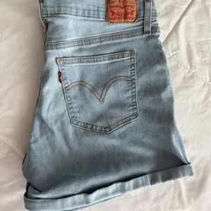 Levi's Classic Light Blue Jeans